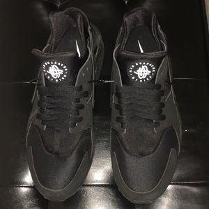 Nike huaraches size 12 all black
